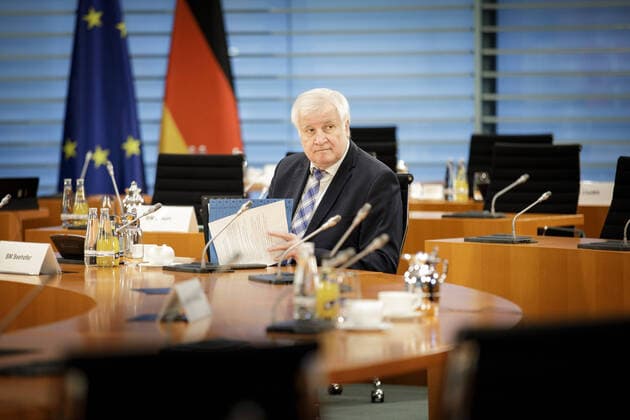 Bundesinnenminister Horst Seehofer, CSU, aufgenommen vor Beginn einer Kabinettssitzung im Bundeskanzleramt Berlin, 29.04.2020. Berlin Deutschland