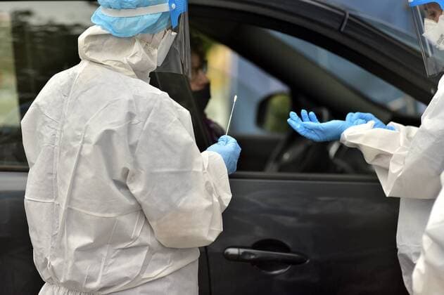 Milan, Coronavirus phase 2 lockdown, swab test at San Carlo or ASST Santi Paolo e Carlo hospital in Milan (Duilio Piaggesi Fotogramma, Milan - 2020-04-30) p.s. la foto e utilizzabile nel rispetto del contesto in cui e stata scattata, e senza intento diffamatorio del decoro delle persone rappresentate  Copyright: xDuilioxPiaggesix xFOTOGRAMMAx