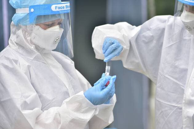 Milan, Coronavirus phase 2 lockdown, swab test at San Carlo or ASST Santi Paolo e Carlo hospital in Milan (Duilio Piaggesi Fotogramma, Milan - 2020-04-30) p.s. la foto e utilizzabile nel rispetto del contesto in cui e stata scattata, e senza intento diffamatorio del decoro delle persone rappresentate  Copyright: xDuilioxPiaggesix xFOTOGRAMMAx