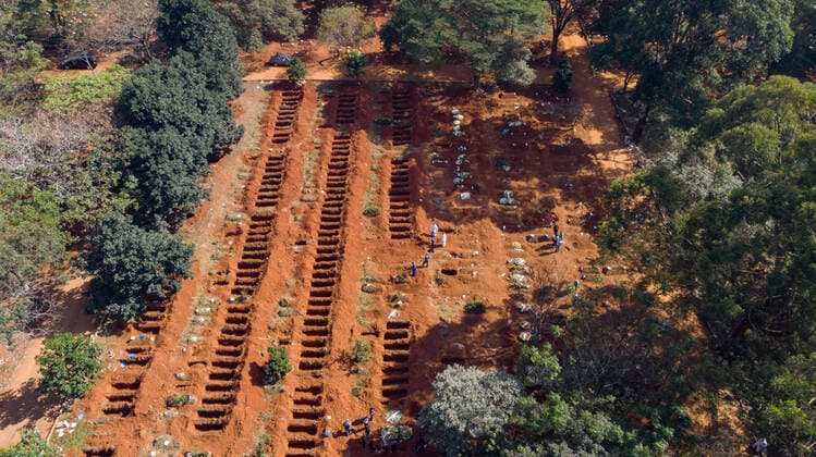 April 30, 2020, Sao Paulo, Sao Paulo, Brazil: General view of Vila Formosa cemetery, in SoÂ£o Paulo. The cemetery is the largest in Latin America, has been doing about 50 burials a day, due to the coronavirus pandemic. .More than 5,000 people have died in Brazil, victims of Covid-19. Sao Paulo Brazil - ZUMAl146 20200430_zaf_l146_018 Copyright: xPauloxLopesx