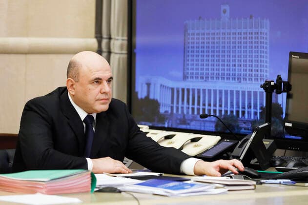 Russland, Premierminister Michail Mischustin teilt Putin per Videokonferenz Corona-Infektion mit (200430) -- MOSCOW, April 30, 2020 (Xinhua) -- Russian Prime Minister Mikhail Mishustin chairs a meeting with members of the government via teleconference in Moscow, Russia, April 30, 2020. Mikhail Mishustin said he has tested positive for COVID-19, according to the Kremlin on Thursday. (Sputnik via Xinhua) RUSSIA-MOSCOW-PM-COVID-19-POSITIVE 