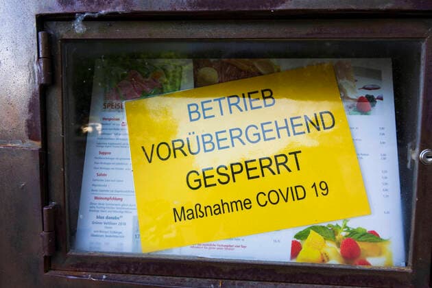 notice of restaurant closed due to corona crisis Orth an der Donau Niederösterreich, Lower Austria Austria Donau