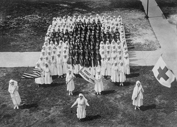Junior Red Cross forming Red Cross, Gulf Division, Wright High School, New Orleans, Louisiana, USA, American National Red Cross Photograph Collection, September 1918  Copyright: xCircaxImagesx ghi-circa08287