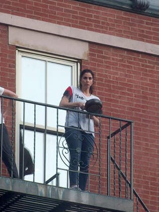 May 2, 2020, New York, New York, USA: Comedian Actor Sarah Silverman comes out on her fie escape to show support for the first responders who are battling the Covid 19 pandemic. New York USA - ZUMAct2_ 20200502_zaf_ct2_003 Copyright: xBrucexCotlerx