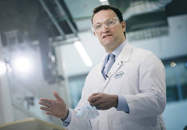 Bundesgesundheitsminister Jens Spahn (CDU) im Rahmen seines Besuchs bei dem Biotech-Konzern Roche Diagnostics in Penzberg am 04.05.2020. Penzberg Germany
