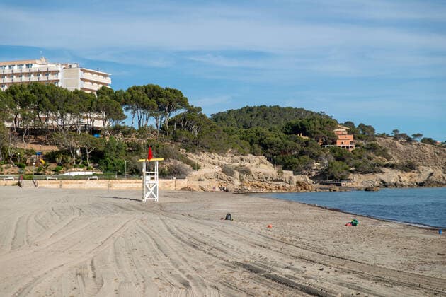 20200504 Mallorca during Corona Lock down PALMA DE MALLORCA, SPAIN - MAY 4 2020 : Paguera Beach at - Mallorca during Corona Lock down on May 4, 2020 in Palma de Mallorca, . Palma de Mallorca Baleares Spain