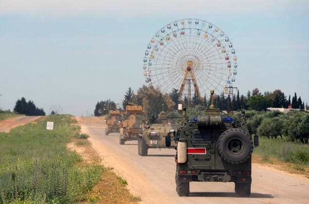 Bilder des Jahres 2020, News 05 Mai News Themen der Woche KW19 News Bilder des Tages (200505) -- IDLIB, May 5, 2020 (Xinhua) -- Turkish and Russian forces carry out their joint patrol in Idlib, Syria, May 5, 2020. Turkish and Russian forces on Tuesday carried out their eighth joint patrol in the northwestern Syrian province of Idlib, the Turkish defense ministry said. (Xinhua) SYRIA-IDLIB-TURKEY-RUSSIA-JOINT PATROL 