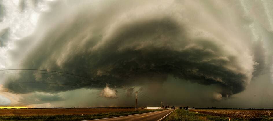May 4, 2020, Stratford, Oklahoma, USA: A severe storm sweeps across as a tornado warning was issued as the storm moved into Stratford, Oklahoma Monday evening. Stratford USA - ZUMAc178 20200504_znp_c178_001 Copyright: xBrettxConnerx