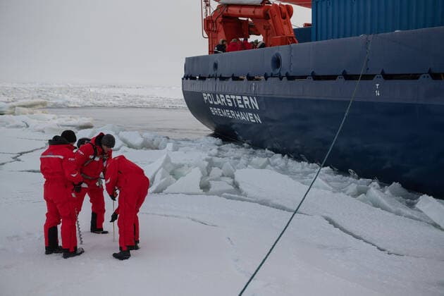 October 5, 2019, Arctic Sea, Arctic: Arrival at MOSAiC ice floe. Group of scientist leaves ship the Polarstern for an ice survey. MOSAiC is the largest polar expedition in history: in September 2019, the German research icebreaker Polarstern has set sail from Tromso, Norway, to spend a year drifting through the Arctic Ocean, trapped in ice. The goal of the MOSAiC expedition is to take the closest look ever at the Arctic as the epicenter of global warming and to gain fundamental insights that are key to better understand global climate change. Hundreds of researchers from 20 countries are involved in this exceptional endeavor. Following in the footsteps of Fridtjof Nansen s ground-breaking expedition with his wooden sailing ship Fram in 1893-1896, the MOSAiC expedition will bring a modern research icebreaker close to the north pole for a f - ZUMAz03_ 20191005_arc_z03_052 Copyright: xEstherxHorvathx