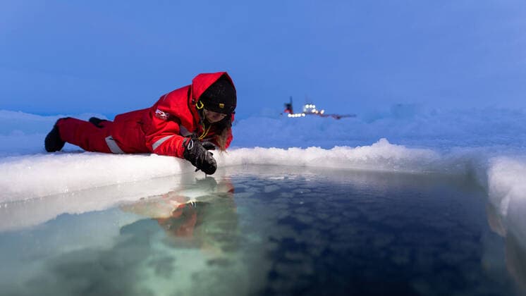 October 10, 2019, Arctic Sea, Arctic: Scientists work on building the temporary Ocean City next to research vessel Polarstern. MOSAiC is the largest polar expedition in history: in September 2019, the German research icebreaker Polarstern has set sail from Tromso, Norway, to spend a year drifting through the Arctic Ocean, trapped in ice. The goal of the MOSAiC expedition is to take the closest look ever at the Arctic as the epicenter of global warming and to gain fundamental insights that are key to better understand global climate change. Hundreds of researchers from 20 countries are involved in this exceptional endeavor. Following in the footsteps of Fridtjof Nansen s ground-breaking expedition with his wooden sailing ship Fram in 1893-1896, the MOSAiC expedition will bring a modern research icebreaker close to the north pole for a fu - ZUMAz03_ 20191010_arc_z03_060 Copyright: xStefanxHendricksx