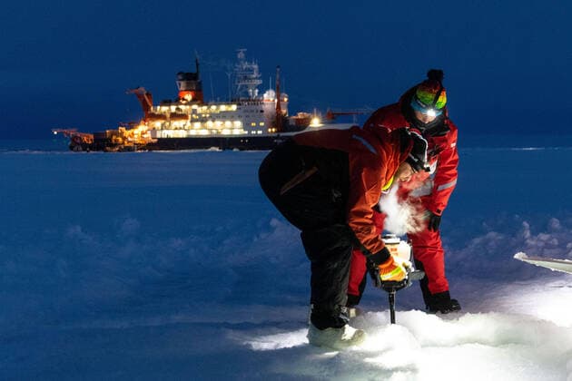 October 9, 2019, Arctic Sea, Arctic: MARC OGGIER and JULIA REGNERY working on the sea ice, during MOSAiC Leg1. MOSAiC is the largest polar expedition in history: in September 2019, the German research icebreaker Polarstern has set sail from Tromso, Norway, to spend a year drifting through the Arctic Ocean, trapped in ice. The goal of the MOSAiC expedition is to take the closest look ever at the Arctic as the epicenter of global warming and to gain fundamental insights that are key to better understand global climate change. Hundreds of researchers from 20 countries are involved in this exceptional endeavor. Following in the footsteps of Fridtjof Nansen s ground-breaking expedition with his wooden sailing ship Fram in 1893-1896, the MOSAiC expedition will bring a modern research icebreaker close to the north pole for a full year including - ZUMAz03_ 20191009_arc_z03_054 Copyright: xMarcelxNicolausx