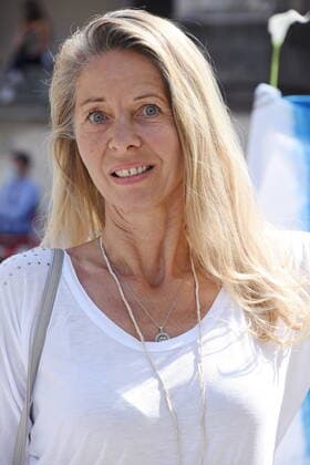 Sina Bodden Ex Frau von Olaf Bodden-Organisatorin der Corona Gruppe Muenchen 08.05.20 Odeonsplatz Corona Team- Gruppe Demostration fuer Freiheit -Menschenwuerde und gegen Corona Impfpflicht Muenchen
