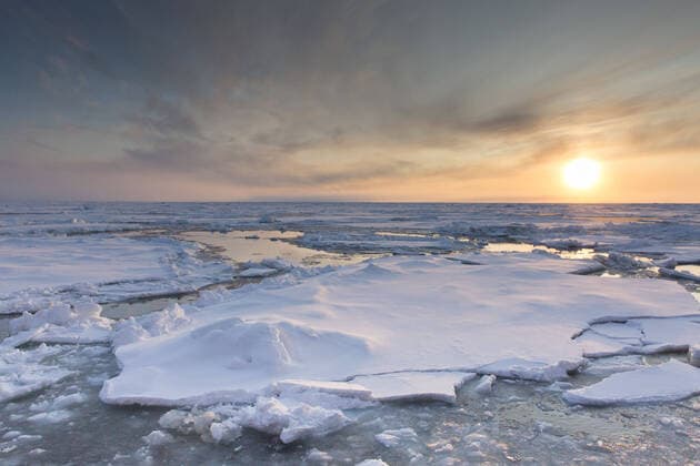 September 29, 2019, Arctic Sea, Arctic: Sea ice on Arctic Ocean. MOSAiC is the largest polar expedition in history: in September 2019, the German research icebreaker Polarstern has set sail from Tromso, Norway, to spend a year drifting through the Arctic Ocean, trapped in ice. The goal of the MOSAiC expedition is to take the closest look ever at the Arctic as the epicenter of global warming and to gain fundamental insights that are key to better understand global climate change. Hundreds of researchers from 20 countries are involved in this exceptional endeavor. Following in the footsteps of Fridtjof Nansen s ground-breaking expedition with his wooden sailing ship Fram in 1893-1896, the MOSAiC expedition will bring a modern research icebreaker close to the north pole for a full year including for the first time in polar winter. The data g - ZUMAz03_ 20191029_arc_z03_089 Copyright: xSebastianxGrotex