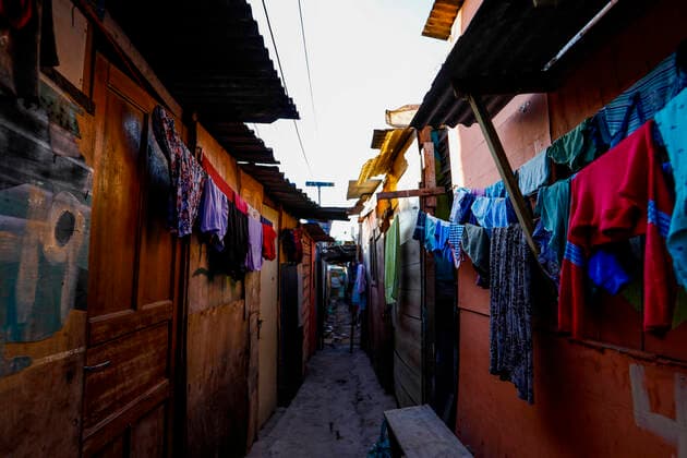 May 11, 2020, Sao Paulo, SP, Brazil: Residents of the SapÃ favela, on the west side of the city of Sao Paulo, comply with the quarantine decreed by the state government. But there is a lack of income, good sanitary conditions and information on prevention. Sao Paulo Brazil - ZUMAc168 20200511_zap_c168_007 Copyright: xMarceloxChellox