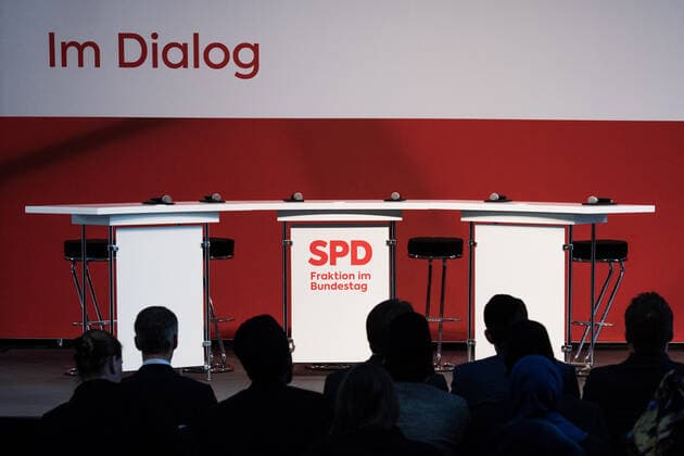 Berlin, Feature Spd Fraktion Deutschland, Berlin - 04.03.2020: Im Bild ist das leere Rednerpodest während einer Veranstaltung der SPD Fraktion im deutschen Bundestag zu sehen. Berlin Bundestag Berlin Deutschland