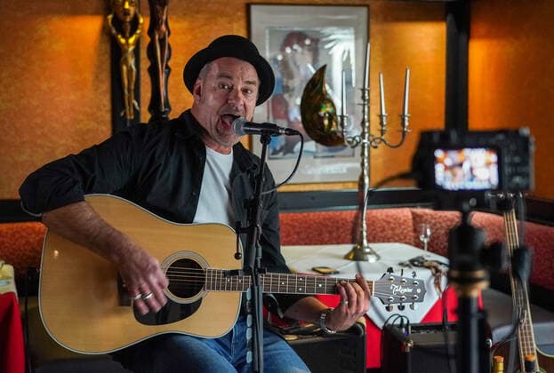 Mörfelden-Walldorf 13.05.2020: Livestream-Konzert mit Molly Alone Molly Alone spielten ihr Livestream-Konzert im Ristorante Ciao in Walldorf