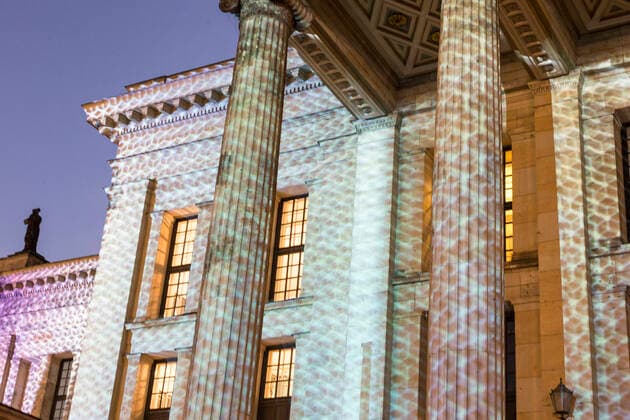 Konzerthaus Gendarmenmarkt Berlin, DEU, 08.10.2013 - Konzerthaus am Berliner Gendarmenmarkt waehrend des Festival of Lights. Berlin Berlin Deutschland