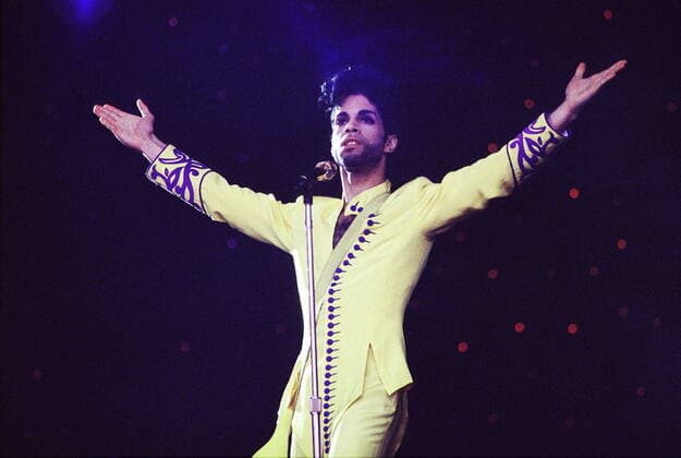 1 Konzert 92: Prince, (p, voc), Diamonds and Pearls Tour (gelber Anzug), The Artist Formerly Known As Prince, TAFKAP, Musik, Symbol, Berlin Deutschland *** 1 concert 92 Prince, p, voc , Diamonds and Pearls Tour yellow suit , The Artist Formerly Known As Prince, TAFKAP, music, Symbol, Berlin Germany Copyright: xBriganiArt Heinrichx 00008347_00008347