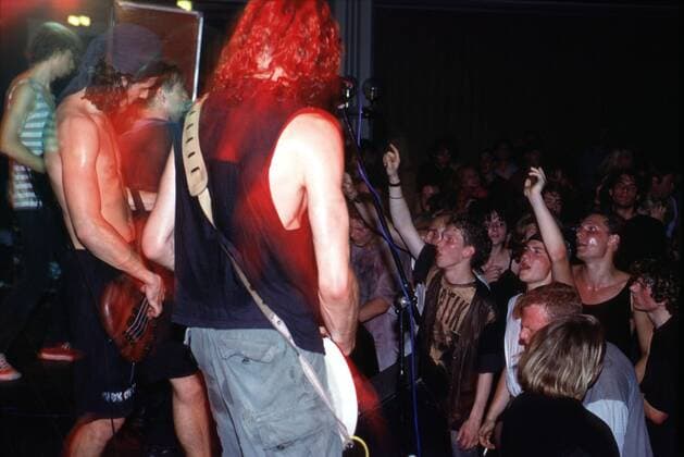20 Konzert 92: Die Skeptiker, Publikum, begeisterte Fans, Punk, Punkrock, aus der Ex-DDR, Protest, Musik, Deutschland, Germany *** 20 Concert 92 The sceptics, audience, enthusiastic fans, punk, punk rock, from the former GDR, protest, music, Germany, Germany Copyright: xBriganiArtx 00017309_00017309