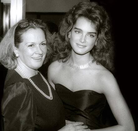 Teri Shields and Brooke Shields Undated Photo By John Barrett PHOTOlink Everett Collection (Teri Shields Brooke Shields2269) For usage credit please use; PUBLICATIONXNOTxINxCANxCHNxFRAxITAxJPNxNORxPOLxRUSxESPxUKxUSA Copyright: xPHOTOlink CourtesyxEverettxCollectionx ASCA024 F4417