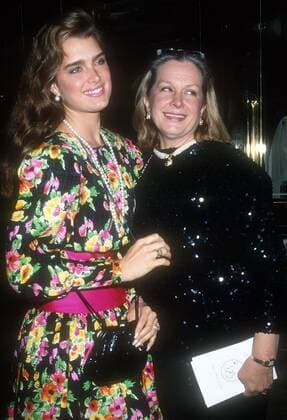 Brooke Shields, Teri Shields, 1980s, Photo By Michael Ferguson PHOTOlink Courtesy Everett Collection (Brooke Shields Teri Shields3105) For usage credit please use; Courtey Everett Collection PUBLICATIONXNOTxINxCANxCHNxFRAxITAxJPNxNORxPOLxRUSxESPxUKxUSA Copyright: xPHOTOlink CourtesyxEverettxCollectionx ASCA025 F4735