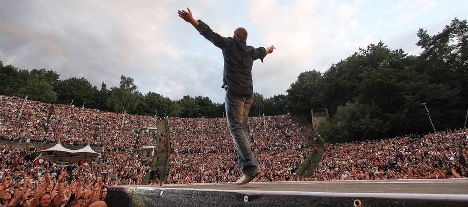 8 Konzert: Herbert Grönemeyer (Gesang), in der Berliner Waldbühne, Saenger, Singer-Songwriter, Deutsch, Rock, Schauspieler, Musiker, Sänger, Liedermacher, Musik, Berlin Deutschland, Germany *** 8 Concert Herbert Grönemeyer vocals, in the Berlin Waldbühne, singer, singer songwriter, German, rock, actor, musician, singer, songwriter, music, Berlin Germany, Germany Copyright: xBriganiArt Bartillx 00163922_00163922