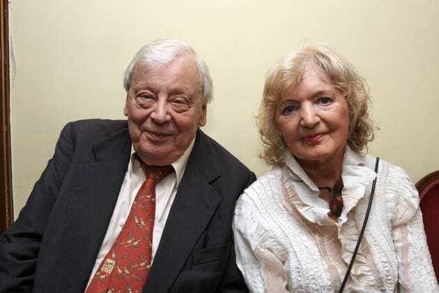 8 Theater: Peter Schiff und Gattin Gisela, Pension Schöller, in der Berliner Komoedie am Kurfürstendamm, Premiere, Premierenfeier, Schoeller, Wiederaufnahme, Schauspieler, Berlin Deutschland, Germany *** 8 Theater Peter Schiff and wife Gisela, Pension Schöller, in the Berlin Komoedie am Kurfürstendamm, premiere, premiere party, Schoeller, revival, actor, Berlin Germany, Germany Copyright: xBriganiArt Bartillx 00164458_00164458