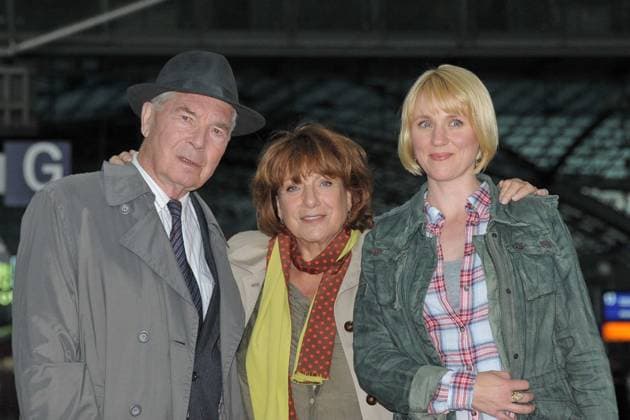 93 Otto Mellies, Hannelore Hoger, Winnie Boewe, Bella Block - Unter den Linden , Photocall am Filmset, Motiv: Hauptbahnhof Berlin, Gleis 11, Berlin Deutschland, Germany Copyright: xPOP-EYE ChristianxBehringx 00256567_00256567