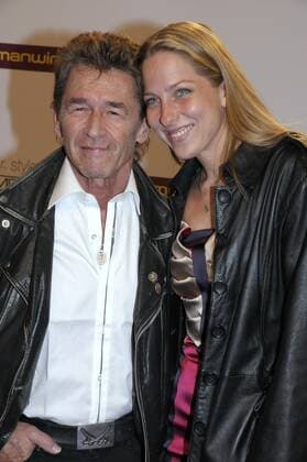 105 Peter Maffay und Begleitung bei der Echo Verleihung 2012 in der Messe Berlin am 22.03.12, Roter Teppich, Berlin Deutschland, Germany Copyright: xBriganiArt Sarix 00273073_00273073
