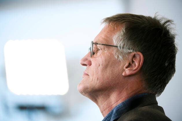 State epidemiologist Anders Tegnell of the Public Health Agency of Sweden listens during a news conference on a daily update on the coronavirus Covid 19 situation, in Stockholm, Sweden, on May 15, 2020 STOCKHOLM SWEDEN x10060x,  Copyright: xHenrikxMontgomery TTx SWEDEN HEALTH COVID-19 UPDATE