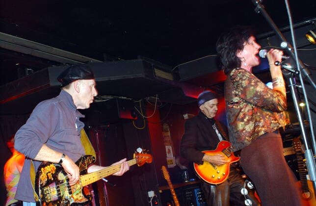 1 Konzert: Amon Düül II, Sängerin Renate Knaup-Krötenschwanz, Bassist Lothar Meid, rechts Gitarrist Chris Karrer, 2, zwei, Krautrock im Berliner Quasimodo , Rock, deutsche Rockmusik, Jazzrock, Musik, Berlin Deutschand, Germany *** 1 concert Amon Düül II, singer Renate Knaup Krötenschwanz, bassist Lothar Meid, right guitarist Chris Karrer, 2, two, Krautrock in Berlin Quasimodo , Rock, German rock music, jazz rock, music, Berlin Deutschand, Germany Copyright: xBRIGANI-ART HEINRICHx BriganiArt_00039889_00039889