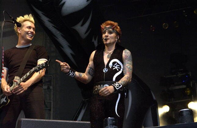 1 Konzert: Die Ärzte auf dem Berliner Mariannenplatz , Sänger & Gitarrist Farin Urlaub & drummer Bela B., deutsche Rockband, Rock, Punks, Punker, Fun-Punk, Band, Open Air, Musik, Berlin Deutschland, Germany *** 1 concert Die Ärzte auf dem Berliner Mariannenplatz , singer guitarist Farin Urlaub drummer Bela B , German rock band, rock, punk, punker, fun punk, band, open air, music, Berlin Germany, Germany Copyright: xBRIGANI-ART HEINRICHx BriganiArt_00042626_00042626
