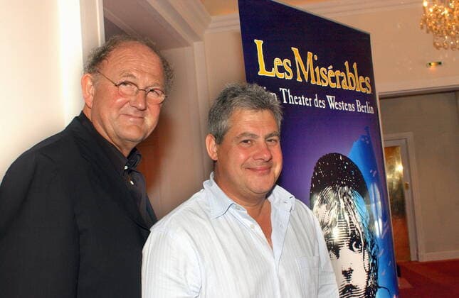 1 Portrait: Joop van den Ende (li) & Cameron Mackintosh im Theater des Westens, Stage Holding Besitzer, Chef, Inhaber, Vorsitzender, Produzent aus London, quer, TdW, Musical, Berlin Deutschland, Germany Copyright: xBRIGANI-ART HEINRICHx BriganiArt_00051634_00051634
