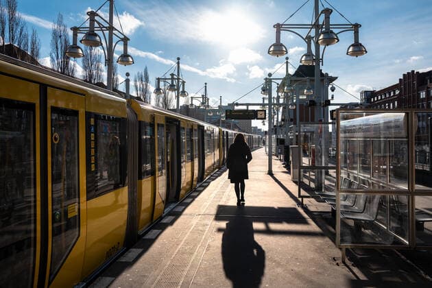 IMAGO Creative: Corporate: Klimaschutz, Digitalisierung und Urbanisierung IMAGO Creative: Klimawandel - Grüne Erholung bahnsteig,u-bahnhof,u1 *** platform,subway station,u1 gfk-lg7 NUR FÜR REDAKTIONELLE ZWECKE EDITORIAL USE ONLY