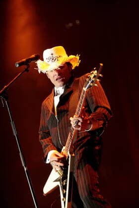 12 Rock Am Ring: Bela B. Y Los Helmstedt, Saenger Bela B Felsenheimer, buergerlich: Dirk Felsenheimer, Schlagzeuger, Songwriter, Schauspieler( z.B. Richy Guitar, Edelwei?piraten), Synchronsprecher (z.B. Clay, Free for All) aus Berlin-Spandau, Steh-Schlagzeuger , Bandmitglied bei Die Aerzte mit Farin Urlaub und Rodrigo Rod Gonzales, Solokuenstler, Solo Artist, Rock, Punk, Ex-Depp Jones Saenger, aktuelle Single: Tag mit Schutzumschlag, aktuelles Album: Bingo, mit Gitarre, hoch Nuerburg Deutschland, Germany *** 12 Rock Am Ring Bela B Y Los Helmstedt, singer Bela B Felsenheimer, bourgeois Dirk Felsenheimer, drummer, songwriter, actors e.g. Richy Guitar, Edelwei pirate, dubbing actors e.g. Clay, Free for All from Berlin Spandau, drummer Copyright: xPOP-EYE Nassx 00098420_00098420