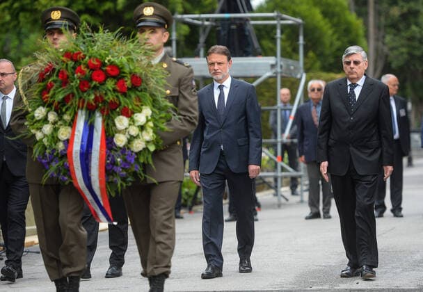 Bilder des Jahres 2020, News 05 Mai News Bilder des Tages Commemoration for Croatian Nazi-allied soldiers and civilians killed in Bleiburg, Austria 16.05.2020., Zagreb, Croatia - Croatian Parliament and Goverment marked the 75th anniversary of Bleiburg tragedy where were Croatian Nazi-allied soldiers killed in Bleiburg, Austria, at the end of World War II. A large annual event sponsored by the Croatian parliament is usually held in southern Austria, but it was cancelled this year due to the coronavirus pandemic. President of Croatian Parliament Gordan Jandrokovic and Zeljko Reiner. MarkoxPrpic PIXSELL