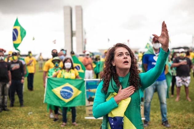 Bilder des Jahres 2020, News 05 Mai News Bilder des Tages BRASÍLIA, DF - 17.05.2020: CARREATA DE APOIO AO PRESIDENTE BOLSONARO - Protesters during a rally in support of President Bolsonaro held at the Esplanada dos Ministérios in Brasília, DF, this Sunday (17). x1914347x  LeoxBahia