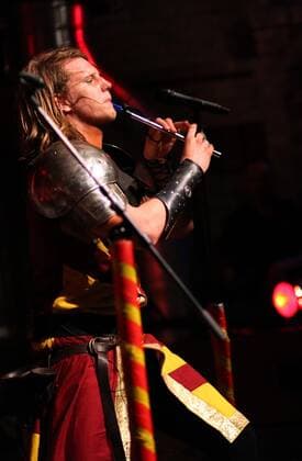 19 Konzert: Feuerschwanz, Flötenspieler Prinz R. Hodenherz III, im Berliner Maschinenhaus, Gesang, Mittelalter-Folk-Comedy, Mittelalter-Rock, Folk, Speedfolk, Comedy, Musik Berlin Deutschland, Germany *** 19 Concert Firetail, flute player Prince R Testicle Heart III, in the Berlin engine house, singing, medieval folk comedy, medieval rock, folk, speedfolk, comedy, music Berlin Germany, Germany Copyright: xPOP-EYE Kriemannx 00218987_00218987