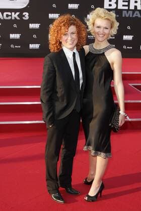 77 Lucy Diakovska und Freundin zu Gast bei der Men in Black 3 - MIB 3D , Premiere in der o2 World, Berlin Berlin Deutschland Germany *** 77 Lucy Diakovska and girlfriend guest at the Men in Black 3 MIB 3D , Premiere at o2 World, Berlin Berlin Germany Copyright: xPOP-EYE Gabschx 00276057_00276057