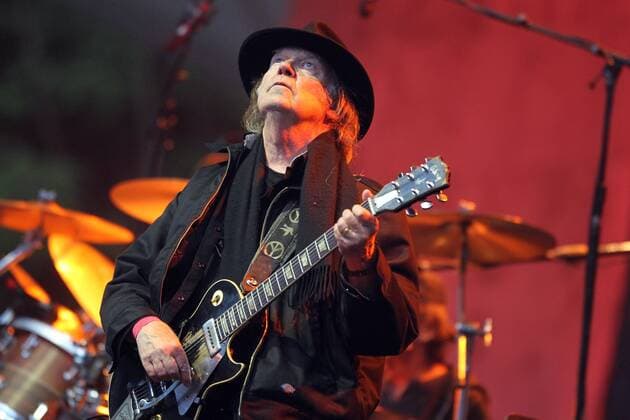 19 Konzert: Neil Young & Crazy Horse, Canadian singer and guitar player Neil Young performing live in Berlin Waldbuehne on June 2, 2013 in Berlin, Rock, Folkrock, Country, Musik Berlin Deutschland, Germany Copyright: xPOP-EYE Kriemannx 00299081_00299081