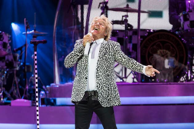 19 Konzert: Rod Stewart, Saenger Rod Stewart auf The Hits Tour live in der Berliner Mercedes-Benz-Arena am 31.05.2016, Pop, Rock, Poprock, Bluesrock, Folkrock, Blues, CBE, MB-Arena, MBA, Musik Berlin Deutschland, Germany Copyright: xPOP-EYEx xBenxKriemannx 10049170_RodStewart_6066