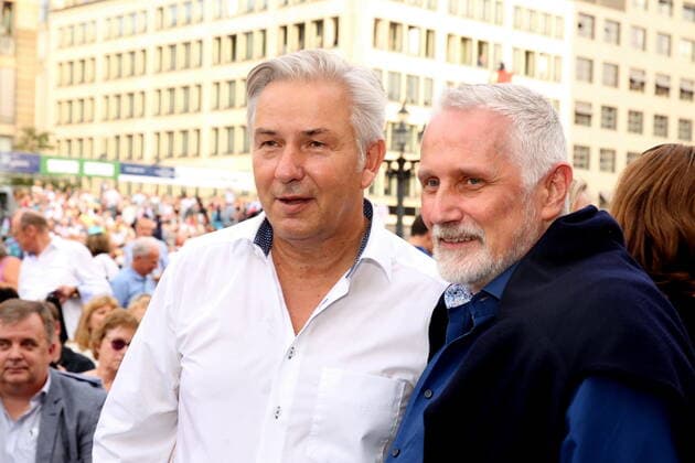 121 Klaus Wowereit und sein Lebenspartner Joern Kubicki sind zu Gast beim Classic Open Air, COA, , First Night - Die Jubilaeumsgala zum 25 jaehrigen Bestehen, 21.07.2016, Classik, Klassik, Open Air, Gendarmenmarkt Berlin, Music, Berlin Deutschland, Germany *** 121 Klaus Wowereit and his life partner Joern Kubicki are guests at the Classic Open Air, COA, , First Night Die Jubilaeumsgala zum 25 jährigen Bestehen, 21 07 2016, Classik, Klassik, Open Air, Gendarmenmarkt Berlin, Music, Berlin Germany, Germany Copyright: xPOP-EYE ChristinaxKratschx 10052596_COA_1813