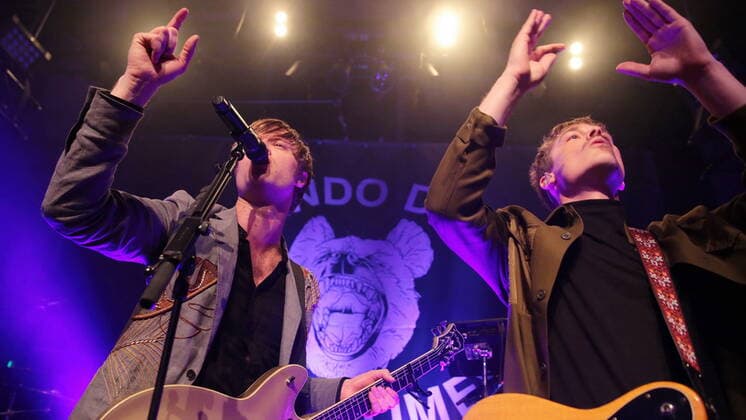 121 Mando Diao, singer Bjoern Dixgard, guitarist Jens Siverstedt perform live at Saeaelchen Holzmarktstrasse, 11.05.2017, Alternative Rock, Garage Rock, Rock ?n? Roll, Pop, Music, Berlin Deutschland, Germany *** 121 Mando Diao, singer Bjoern Dixgard, guitarist Jens Siverstedt perform live at Saeaelchen Holzmarktstrasse, 11 05 2017, Alternative Rock, Garage Rock, Rock n Roll, Pop, Music, Berlin Germany, Germany Copyright: xPOP-EYE ChristinaxKratschx 10071829_Mando Diao_4154