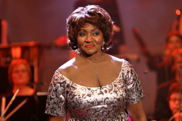 76 TV: Grace Bumbry im Berliner ZDF Studio, Klassisch , ZDF 25.12.2004, Saengerin, Mezzosopran, Klassik, Musik, Fernsehen, quer, halbtotale, medium, horizontal, Berlin Deutschland, Germany *** 76 TV Grace Bumbry in the Berlin ZDF Studio, classical, ZDF 25 12 2004, singer, mezzo-soprano, classical, music, television, t.s., semi-total, medium, horizontal, Berlin Germany, Germany Copyright: xPOP-EYE Rafalkx 00062447_00062447