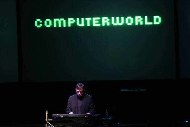 76 Konzert: Karl Bartos im Berliner Sendesaal des rbb, Elektro, Electronic, Sound Art, Pop, Musik, Ex-Kraftwerk, Saenger, Computer-Videowand, quer, totale, wide, horizontal, Berlin Deutschland, Germany *** 76 Concert Karl Bartos in the Berlin rbb Broadcasting Hall, electro, electronic, sound art, pop, music, Ex Kraftwerk, singer, computer video wall, t.s., total, wide, horizontal, Berlin Germany, Germany Copyright: xPOP-EYE Rafalkx 00067344_00067344