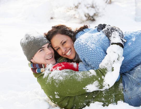 winter,verliebt,liebespaar *** winter,loving,love couple m5r-fk6,model released, Symbolfoto