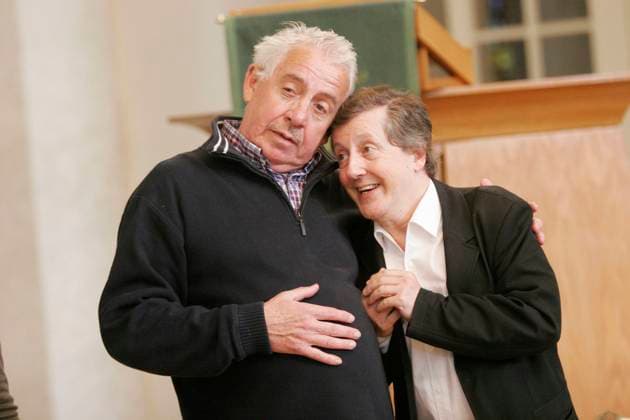 32 Theater: Horst Pinnow und Santiago Ziesmer bei einer Probe zu den JEDERMANN Festspielen in der Luisenkirche Berlin als Dicker und Duenner Vetter Berlin Deutschland, Germany *** 32 Theater Horst Pinnow and Santiago Ziesmer at a rehearsal for the JEDERMANN Festival in the Luisenkirche Berlin as Dicker und Duenner Vetter Berlin Germany, Germany Copyright: xPOP-EYE Scherfx 00083590_00083590
