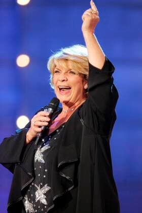 32 TV: Severine in der Fernsehshow WILLKOMMEN BEI CARMEN NEBEL, Musik, singer, Sänger Halle Deutschland, Germany *** 32 TV Severine in the TV show WELCOME TO CARMEN NEBEL, music, singer, singer Halle Germany, Germany Copyright: xPOP-EYE Scherfx 00085665_00085665