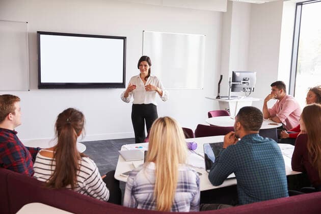studenten,kurs,seminar *** students,stock market data,seminar mmq-tmb,model released, Symbolfoto