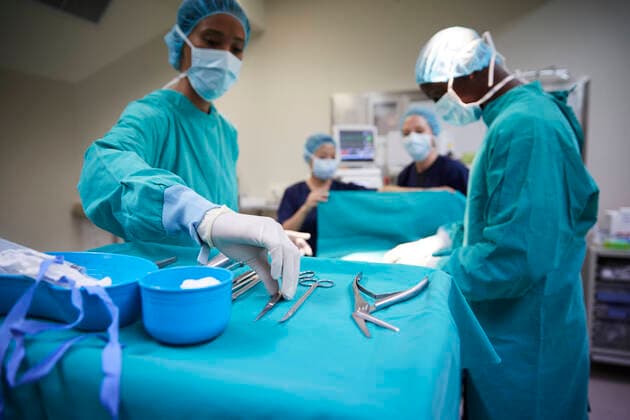 operation,operationsbesteck,operieren *** surgery,surgical equipment,operating mmq-xrr,model released, Symbolfoto